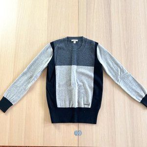 Burberry Cashmere sweater size small worn twice